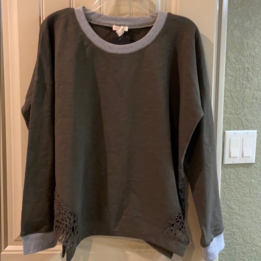 Hem  Threads Brand Nwt